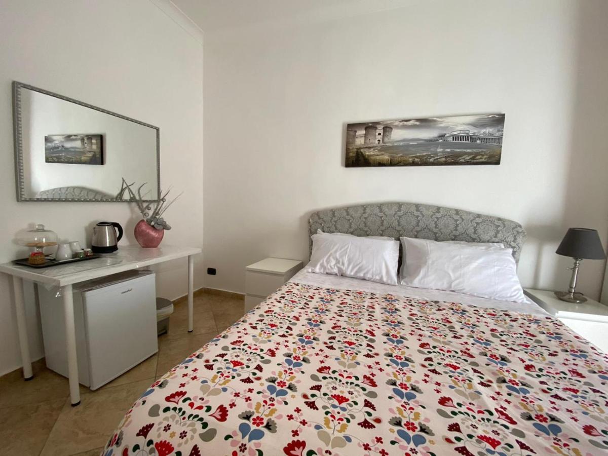 מלון Falu Napoli Centro Camera Con Cucina E Bagno Privato מראה חיצוני תמונה